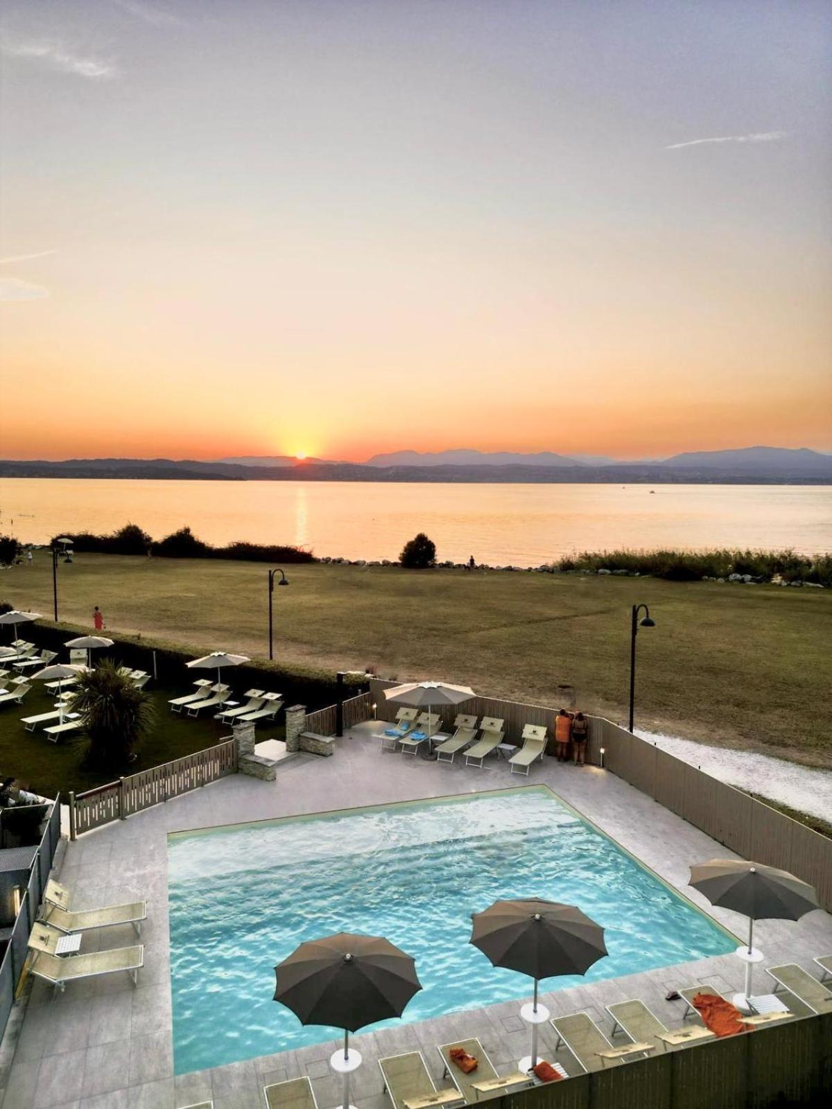 Appartamenti Residence Tulipano Sirmione Bagian luar foto
