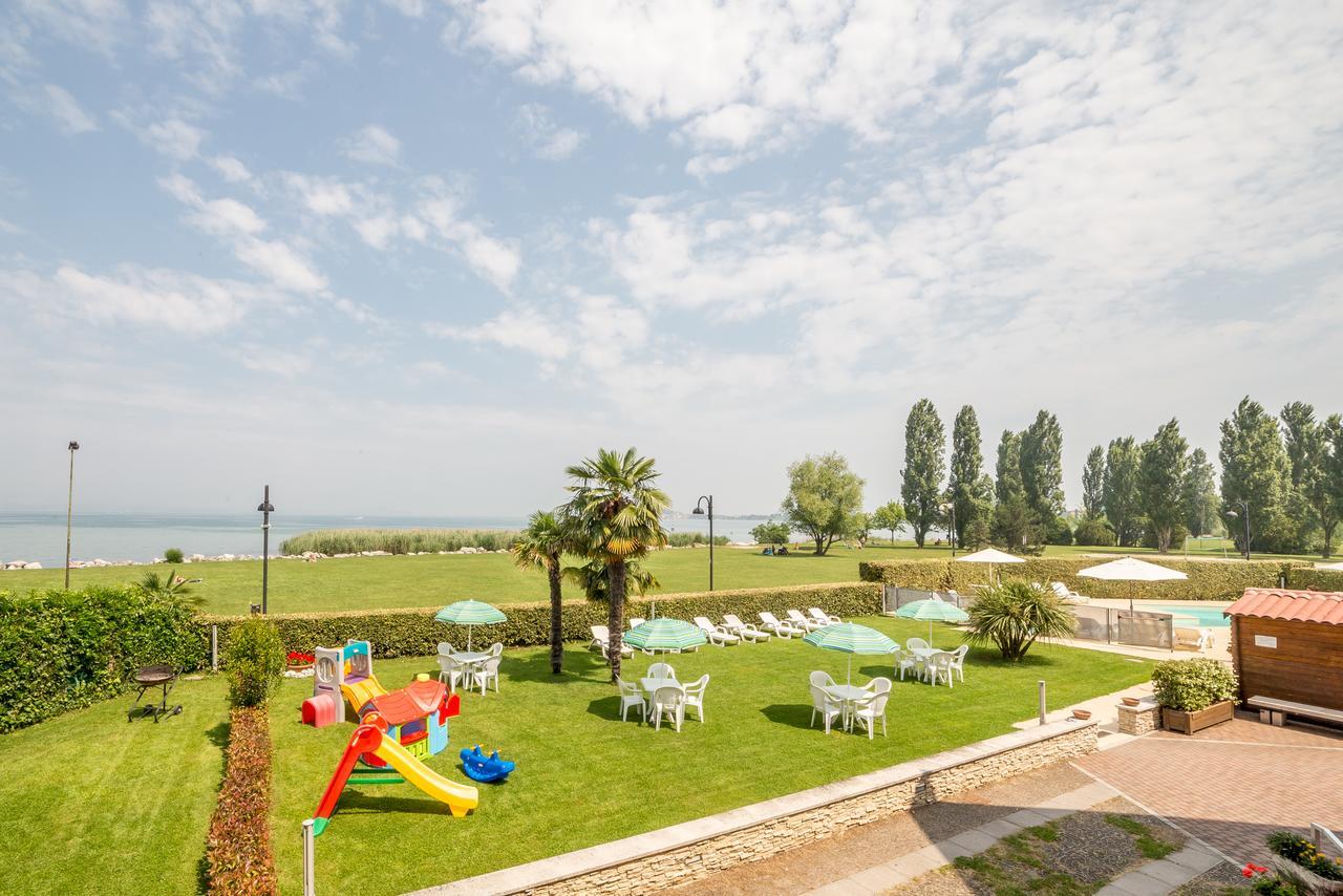 Appartamenti Residence Tulipano Sirmione Bagian luar foto